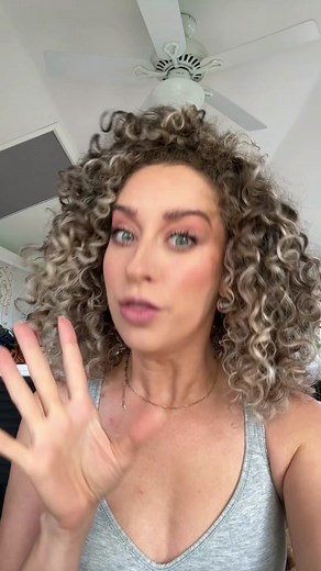 Instant Root Lift for Curly Hair in Under 1 Minute