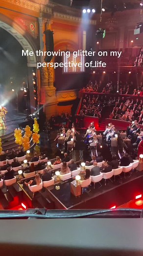 Televizier Gala Highlight: Glitter Makeup Tutorial by NikkieTutorials