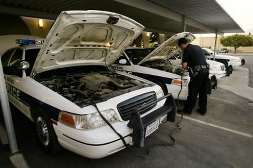 How to Put a Car Into Neutral When the Battery Is Dead