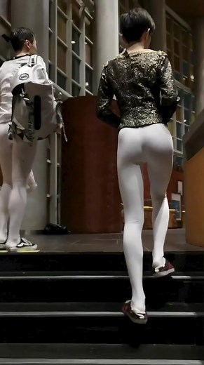 🌈🇯🇵🇨🇳 Walk through Mall in ballet tights, bought new bunny boots and tried them on...SO nice! ::: #balletboy #ballettights #bunnyboots