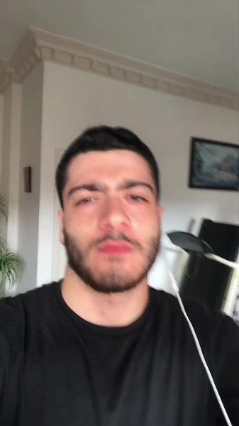 Captivating Beatbox Performance in a Cozy Setting