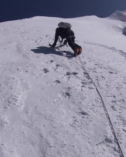 18K views · 671 reactions | Climbing Mont Blanc is one serious adventure 輪‍♂️❄ Thomas de Dorlodot picked an incredibly clear day for paragliding, but first they had to make it to the top | Red Bull Adventure | Facebook