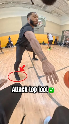How To Beat Your Defender In Basketball 🏀🧠 #basketball #tips #hoops #skills #moves #ballislife