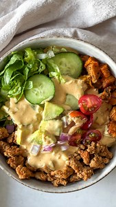 Loaded Burger Bowls with a healthy “Big Mac” sauce 🍔 Full recipe below👇🏼 or grab it here: https://mallorythedietitian.com/burger-bowl-with-special-sauce/ INGREDIENTS ~For Burger Meat~ • 1 lb lean ground beef, turkey, or chicken • ½ c yellow onion, diced • 1 Tbsp extra virgin olive oil • 1 Tbsp Worcestershire sauce • 1 tsp each: garlic powder, onion powder, paprika • ½ tsp kosher salt, more to taste • ¼ tsp black pepper ~For Sweet Potatoes~ • 1 lb sweet potatoes (ab 2 medium potatoes) • 1 Tbsp