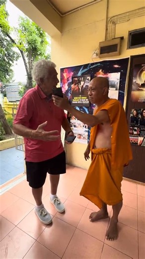 Sajeeporn Karikkik Klongvanichkul on Instagram: "Feeling 100% you can ….. let’s go Larry คุยกับพระ พระใช้ google translate การจัดการอารมณ์เราไม่มีปัญหาเมื่อเราอารมณ์ดี เราจะมีปัญหาเมื่อเรามีอารมณ์ที่เราไม่ต้องการ ❤️"