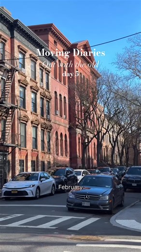 Allie | Interior Decorator on Instagram: "I’m officially moved out of my little Denver apartment. It’s very bittersweet to close this chapter. It was also a lot of work. This was the first move I’ve done completely on my own in a long time so there was no way I could get everything done by myself. Especially the big move out deep clean. I am definitely trying to get my deposit back so I knew I needed to hire another Tasker through @taskrabbit to get the job done. And they definitely delivered. T