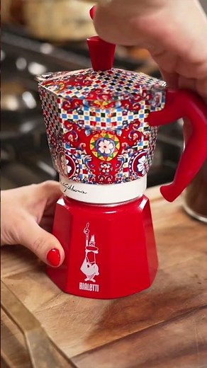 How to Make an Italian Coffee with the Moka