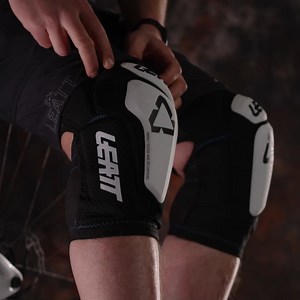 The Leatt 3DF 6.0 Knee & Elbow guards offer premium all-round protection, with top of the range combination of hard-shell sliders paired with 3DF impact foam. When you're pushing the limits, this will be your best friend on the trail! 🔥 https://leatt.com/2023-mtb-knee-guards | Leatt Protectives