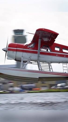 Empty Beaver take off from Lake Hood - Anchorage Alaska. #aviation #seaplane #floatplane #instaplane #studentpilot #pilotlife #takeoff #aviationgeek #aviationphotography #airplanelovers #alaska #anchorage. | Deon Mitton Aviation Photography