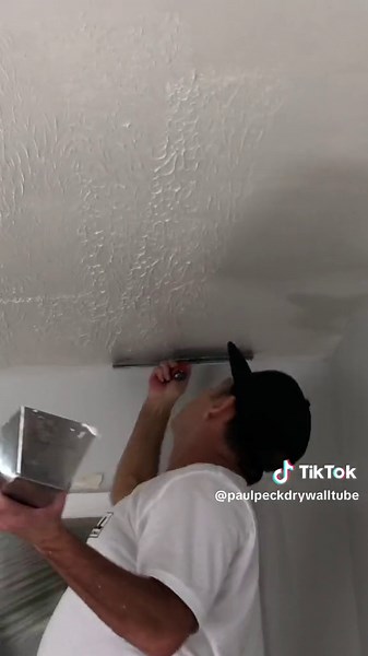 ✅Skim Coating With A Paint Roller #skimcoat #ceiling #paintroller #easy #homeimprovement