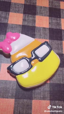 DIY Halloween Candy Corn Nerd Glasses Cookies Tutorial