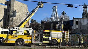 Firefighters douse ‘challenging’ building fire at Fort and Richmond in Victoria