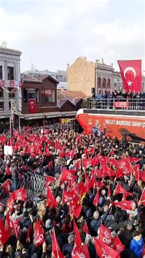 Edirne Gazetesi on Instagram: "Mitingde İlk Konuşmayı Filiz Gencan Yaptı CHP Genel Başkanı Özgür Özel’in Edirnelilere hitap etmesinden önce, Edirne Belediye Başkanı Filiz Gencan kürsüye çıkarak vatandaşlara seslendi."