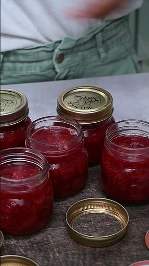 Easy no-pectin strawberry jam 🍓