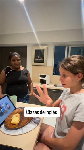 Sophia Gabriela on Instagram: "Mi nana Vane va con nosotros, a una entrevista en el consulado americano, y aquí ando enseñándole un poco de inglés para que se familiarice un poco, por si le preguntan algo. Para mí lo hizo súper bien 😍👏🏻😅 ¿Qué les pareció?"