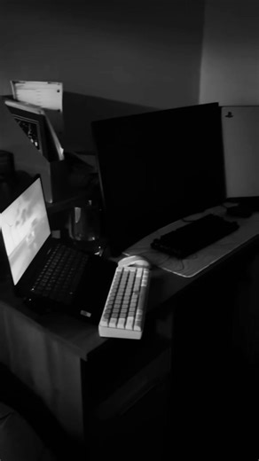 Compact Gaming Setup for Pro Fortnite Players