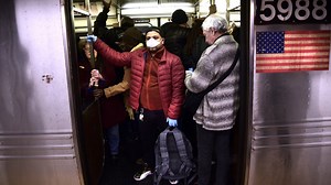 Le gouverneur de New York craint que la propagation du coronavirus dure plus de 9 mois