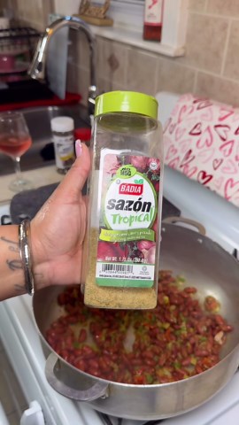 Dominican rice and beans recipe: Authentic arroz con habichuelas made easy