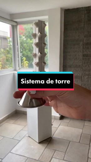 Ya conoces el sistema de torre vertical 👩🏻‍🌾🌱 en el puedo cultivar 25 vegetales en en espacio pequeño. Pregunta por el curso aqui. #detodoparahidroponía #hidroponia #hidroponiaencasa #hidroponiavertical #sinquimicos #CultivoSostenible