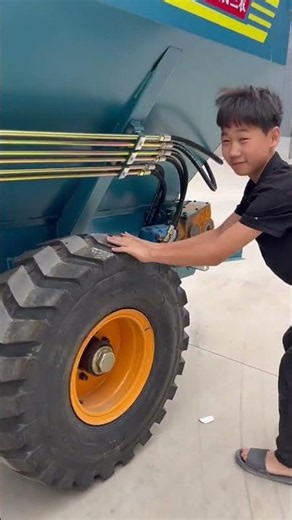 manure spreader machine agriculture #farmequipment