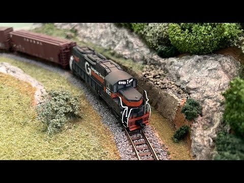 Atlas N Scale SD26 Digitrax Decoder test on the 2x4 Pop-up Layout