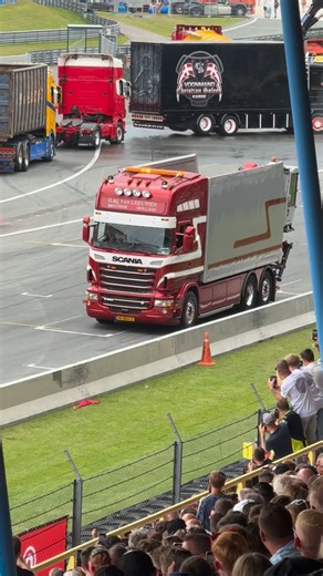 Tyler Wilde on Instagram: "G.&.J. van Leeuwen #redtruck #sidepipe #holland #v8 #rseries"