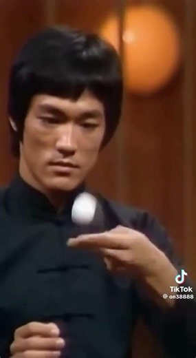 BRUCE LEE INSANE SKILLS WITH A PING PONG BALL USING HIS FINGERS
