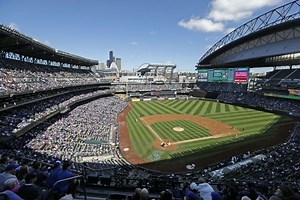 Mariners Home Opener: Safeco Adds New Food For 2017 Season