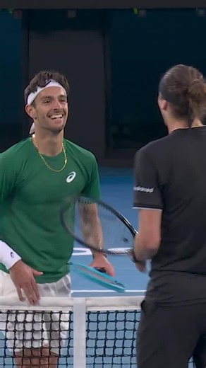 OH, WE ARE SO BACK 😁 Lorenzo Musetti and Alexander Zverev are treating the Rod Laver Arena crowd during their Opening Week Showdown ✨ 🎥: ESPN • TNT Sports • Wide World of Sports • WOWOW | Australian Open