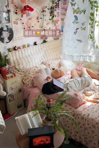 Cozy Warm Windy Day 🍃📖 Reading a Book & Bed Rotting | Soft Life Aesthetic