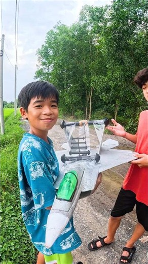 Attaching a Flute to an RC Plane - Flying a Dragon Kite Without Wind? #shorts