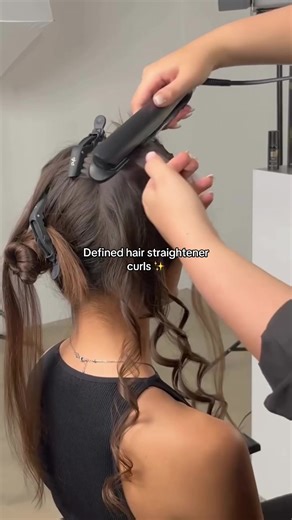 Defined Curls With a Hair Straightener Technique