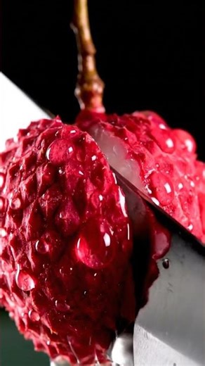 ASMR Lychee Cutting: Juicy Perfection! 🔪💧