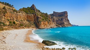 La cueva de 'Mako', el rincón secreto de Alicante en el que te sentirás una sirena más de H2O