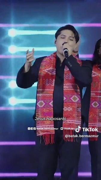 Yesus memanggil kita bukan hanya untuk mengenal nama-Nya, tetapi untuk tinggal di dalam-Nya. Lambung Yesus berbicara tentang kedekatan, perlindungan, dan kasih yang tidak berubah. Judul: Sonang di Lambung Jesus Sumber: B.E. 214 Worship Leader : Herbet Siburian @herbetsbrn57 #EndeBatak #PujianPenyembahan #Ketaatan #SukuBatak #BatakViral