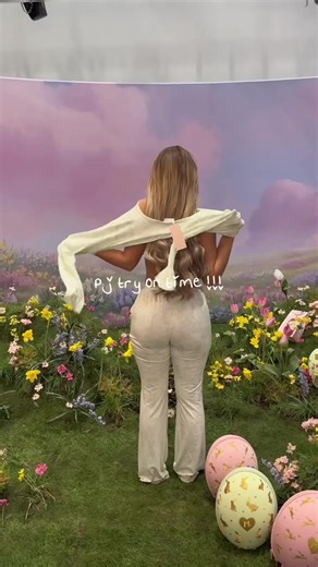 Easter is coming…. 05/03 if you’re signed up to my mailing list for early access and a discount ! 💓 #plouise #plouisemakeupacademy #plouise_makeup_academy