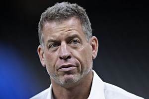 “Was a walking concussion at that point” - Troy Aikman’s revelation of nearly coming out of retirement to play for Dolphins leaves fans mocking Cowboys legend