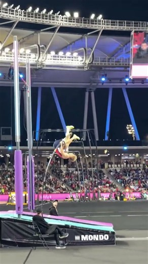 beginner Pole vault 🤯 Technique #runnning #jumping #speed #athletics #trackandfield2026today #like