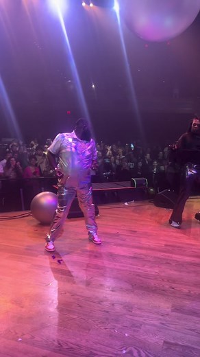 Shakin our way into 2024 ✨❤️ @HaSizzle Wishing everyone a Happy New Year full of health and wealth ❤️❤️❤️❤️