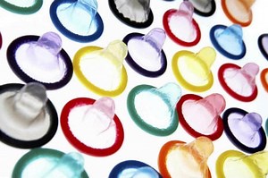 Condom changes color if STIs are detected, might lead to some awkward conversations
