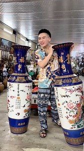 319K views · 7.6K reactions | Chúc chú em 1000 cuộc gọi nhỡ từ bò húc | Trẻ Con thích chơi Đồ Cổ | Facebook