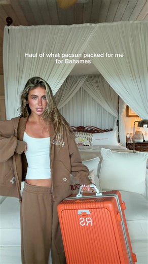 I’ve never packed nothing for a trip… this is actually so fun not knowing what you’re getting @pacsun #pacsun #PacSwim #PacPartner