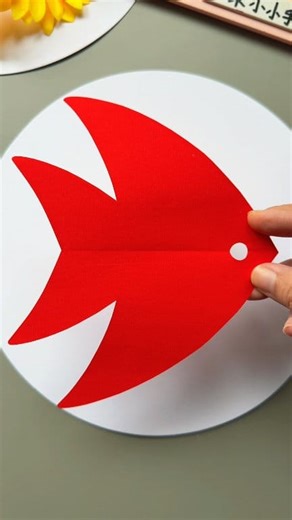 Cut beautiful fish with your children, they are cute and lively, you can cut them at a glance #fblifestyle | Art, Crafts and Journals