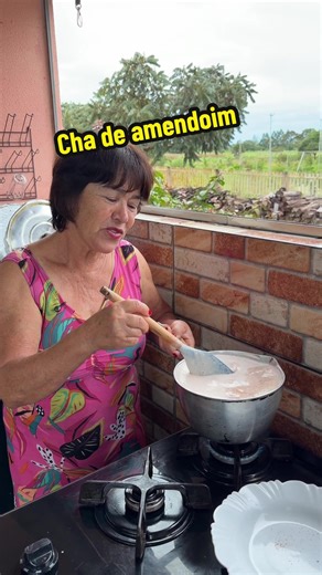Delicioso Chá de Amendoim Quentinho para o Frio