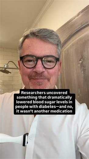 Most people don’t realize that inflamed, bleeding gums aren’t just a dental problem - they’re directly affecting blood sugar control and diabetes management. In a major Cochrane review with over 3,200 participants, treating periodontitis (gum disease) reduced HbA1c by 0.43% at 3-4 months - that’s comparable to adding a second diabetes drug! PMID: 35420698 What treatment did they test? The treatment was professional teeth cleaning that goes below the gumline to remove plaque and bacteria. Dentist