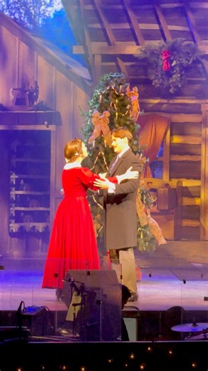 🎄✨ It’s Dollywood’s favorite Christmas tradition! ✨🎄 Experience the magic of Christmas in the Smokies — a heartwarming show that captures the true spirit of the season. 🎶💫 Enjoy an incredible cast of 14 singers and dancers performing your favorite holiday classics, all backed by a live band of 9 talented musicians! 🎤🎺🎻 It’s a joyful celebration you won’t want to miss during Dollywood’s Smoky Mountain Christmas! ❤️🎅 #Dollywood #SmokyMountainChristmas #ChristmasInTheSmokies #DollywoodChris