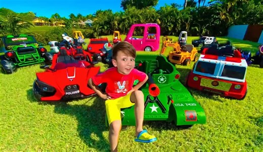 尼基小男孩和哥哥弗拉德一直哭怎么办呢？妈妈竟然带来了好多玩具小汽车，会发生哪些趣事呢？