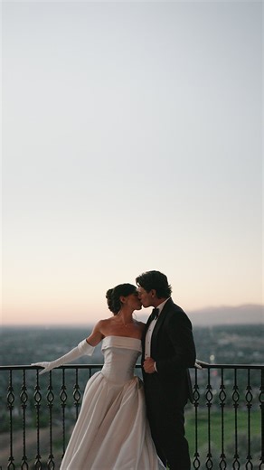 Runaway Vows Academy | Photographers ≠ Wedding Planner😭 Can we all agree on this? | Instagram