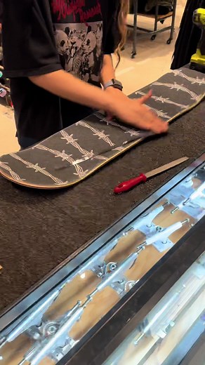 ✨come build a board with me 🛹✨ #zumiez #zumiezemployee #zumiezlife #zumiez740 #zumiezcherrycreek #cherryontop #summer #skateboarding #skate #boardbuild #skateboardsetup #skateboardbuild #skatelife #goskate #goskateboarding #skateaesthetic #denver @zumiez