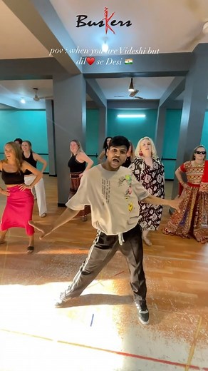 Bollywood dance class for the international guests by Buskers. #dance #dancesession #international #internationalguest #bollywood #bollywooddance #fun #funclass #choreography #danceactivity #trending #instagram #instagood #dildhadaknedo❤️ #gallagoodiyaan #ranveersingh #priyankachopra #anushkasharma | Buskers dance institute